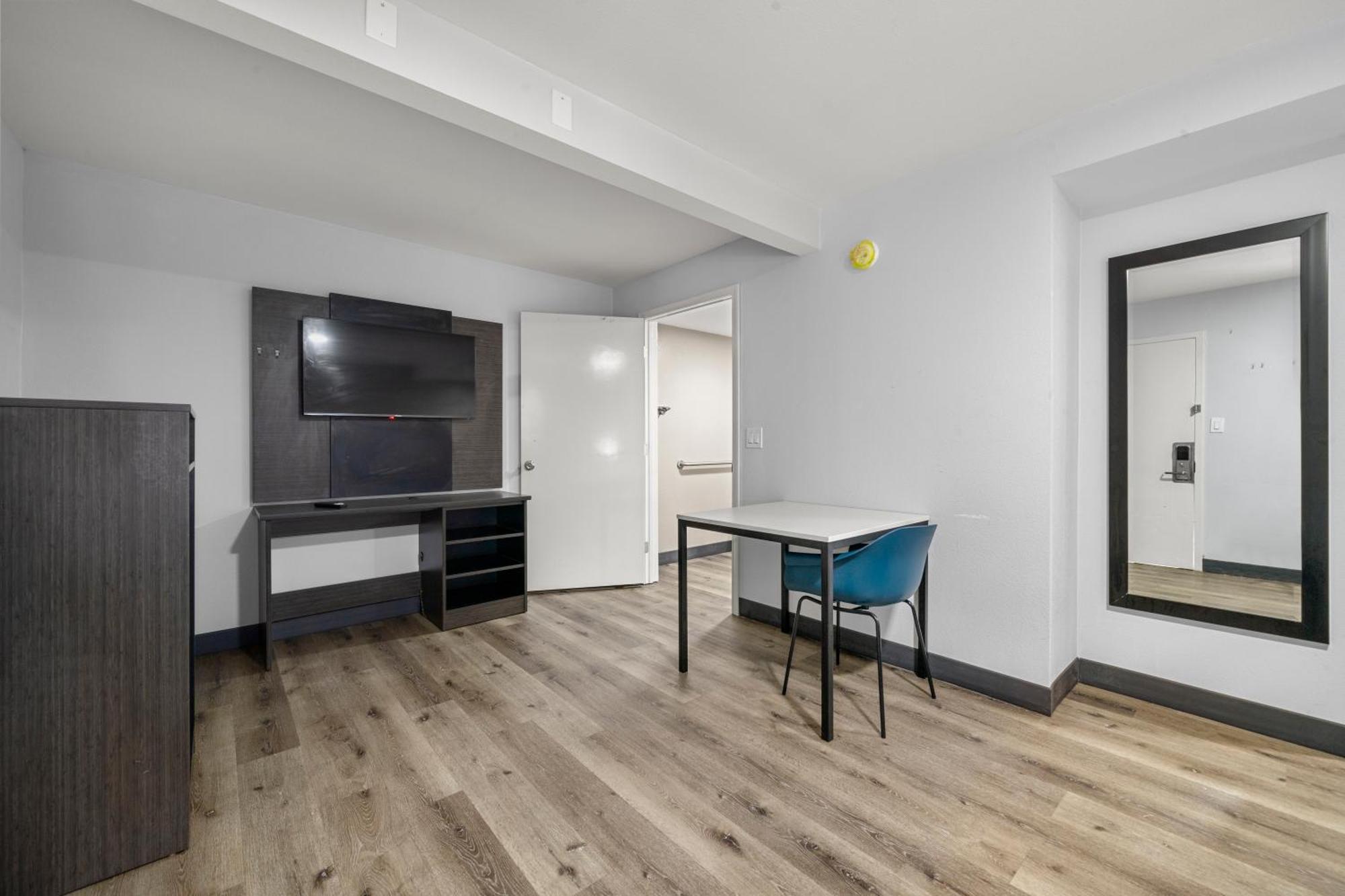 Southern Suites Карролтон Экстерьер фото