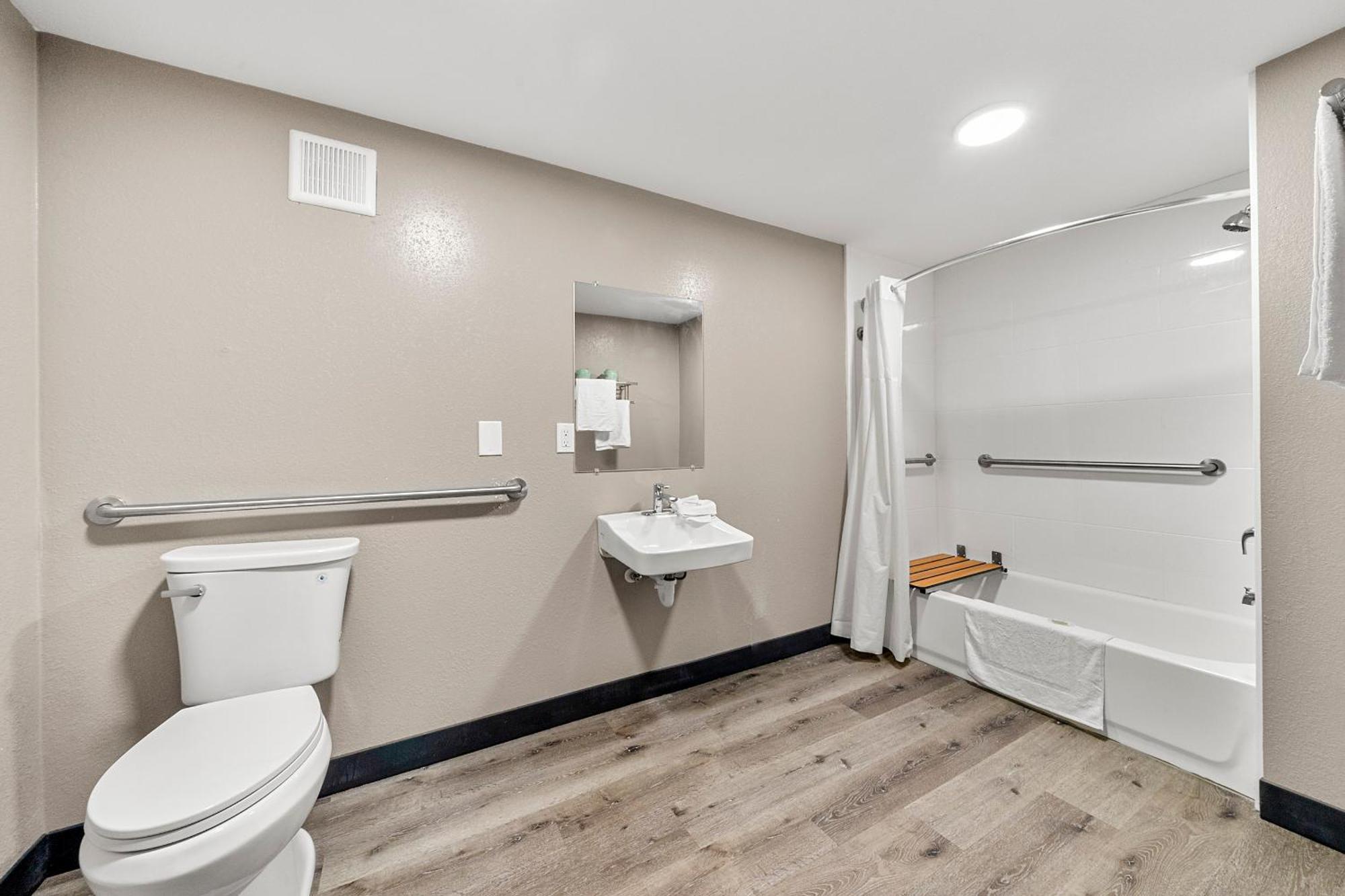 Southern Suites Карролтон Экстерьер фото